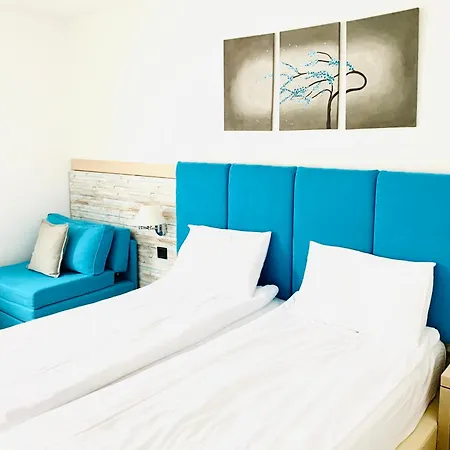 Moni Luxury Lägenhet *